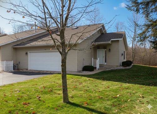 326 Woodside Cir, Cadillac, MI, 49601-8293 | Card Image