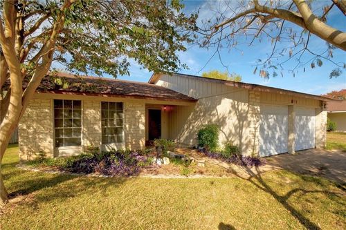 3916 Stoney Hl, Round Rock, TX, 78681-3694 | Card Image