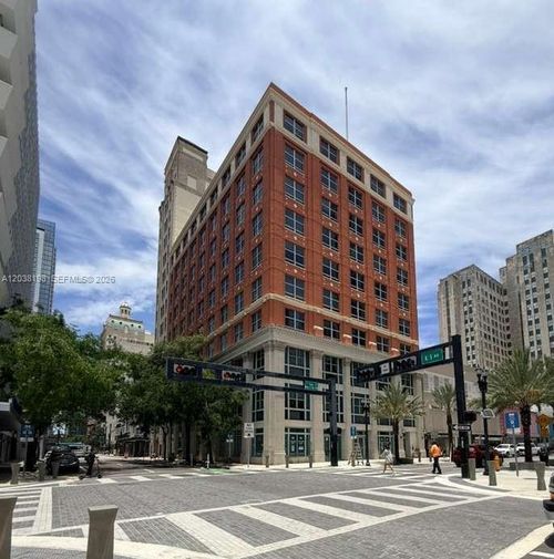 806-111 E Flagler St, Miami, FL, 33131-1111 | Card Image