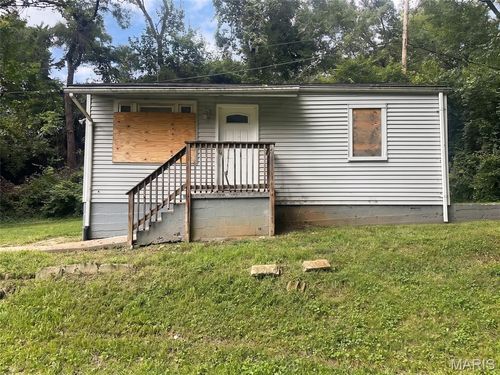 3974 Lada Ave, Saint Louis, MO, 63121-3718 | Card Image