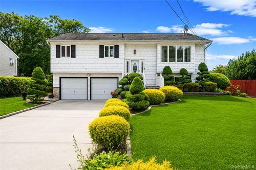 34 Ruland Road, Brookhaven, NY, 11784 | Card Image