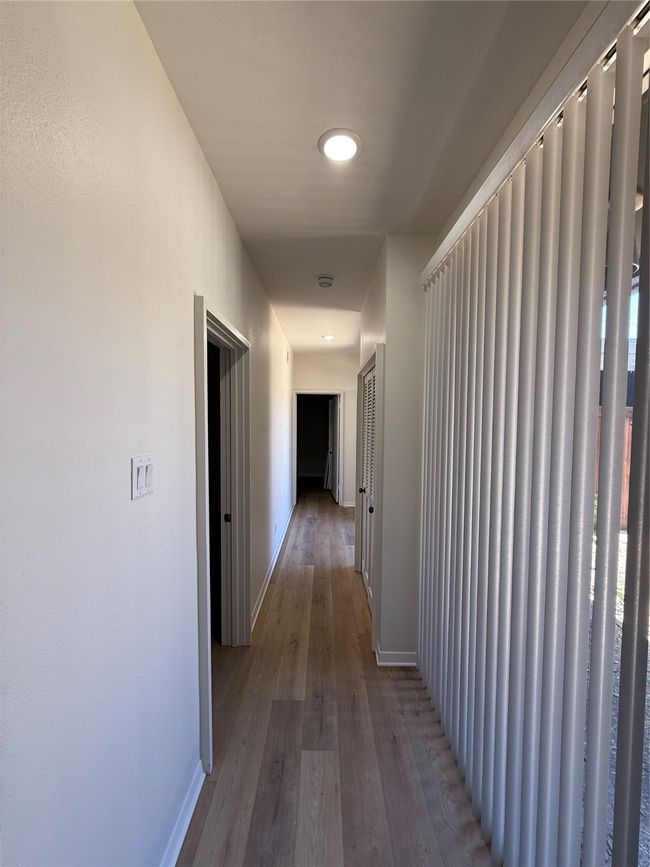 10527 Sandpiper Ln, Home with 3 bedrooms, 2 bathrooms and null parking in Dallas TX | Image 15