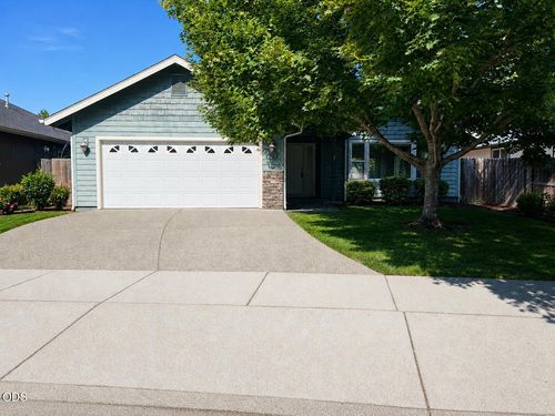 1288 Sw Sturgeon Ct, Grants Pass, OR, 97527-6406 | Card Image