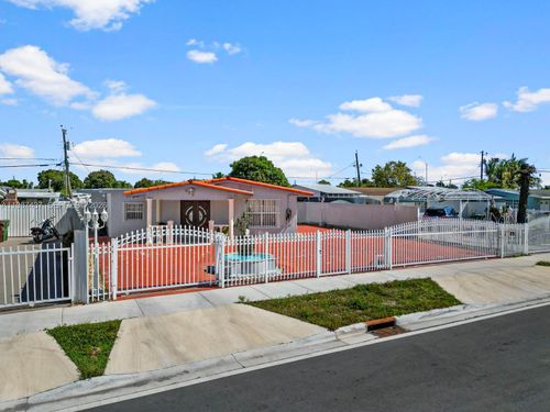 871 Se 5th Pl, Hialeah, FL, 33010 | Card Image