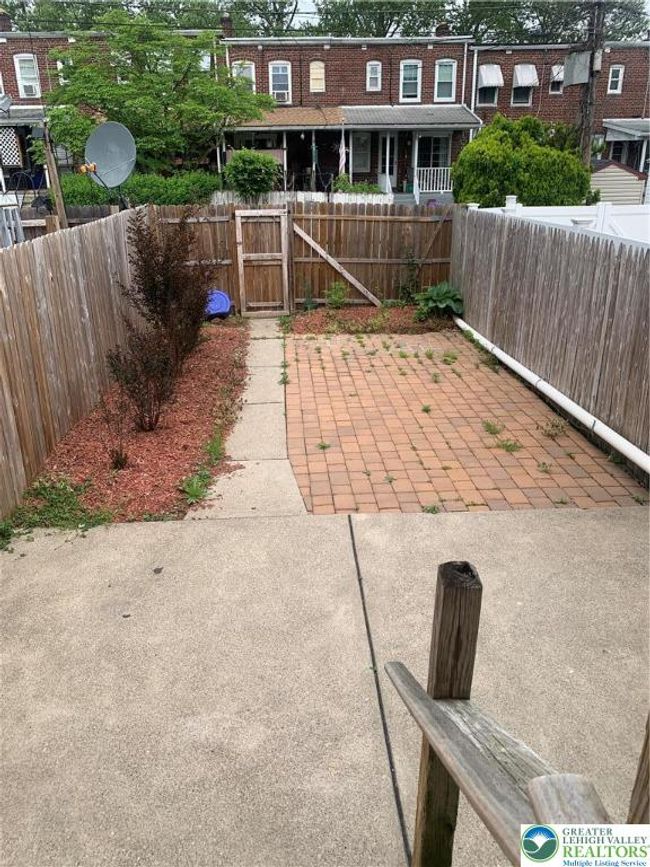 449 E Garrison St, Townhouse with 3 bedrooms, 1 bathrooms and null parking in BETHLEHEM PA | Image 26