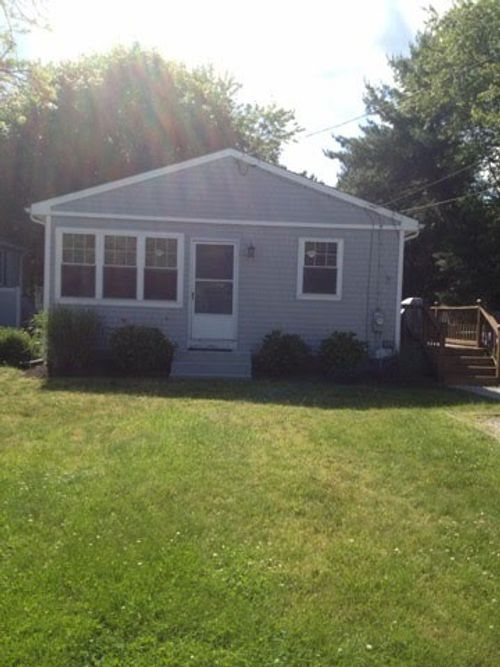 91 Aspen Rd, South Kingstown, RI, 02879-6127 | Card Image