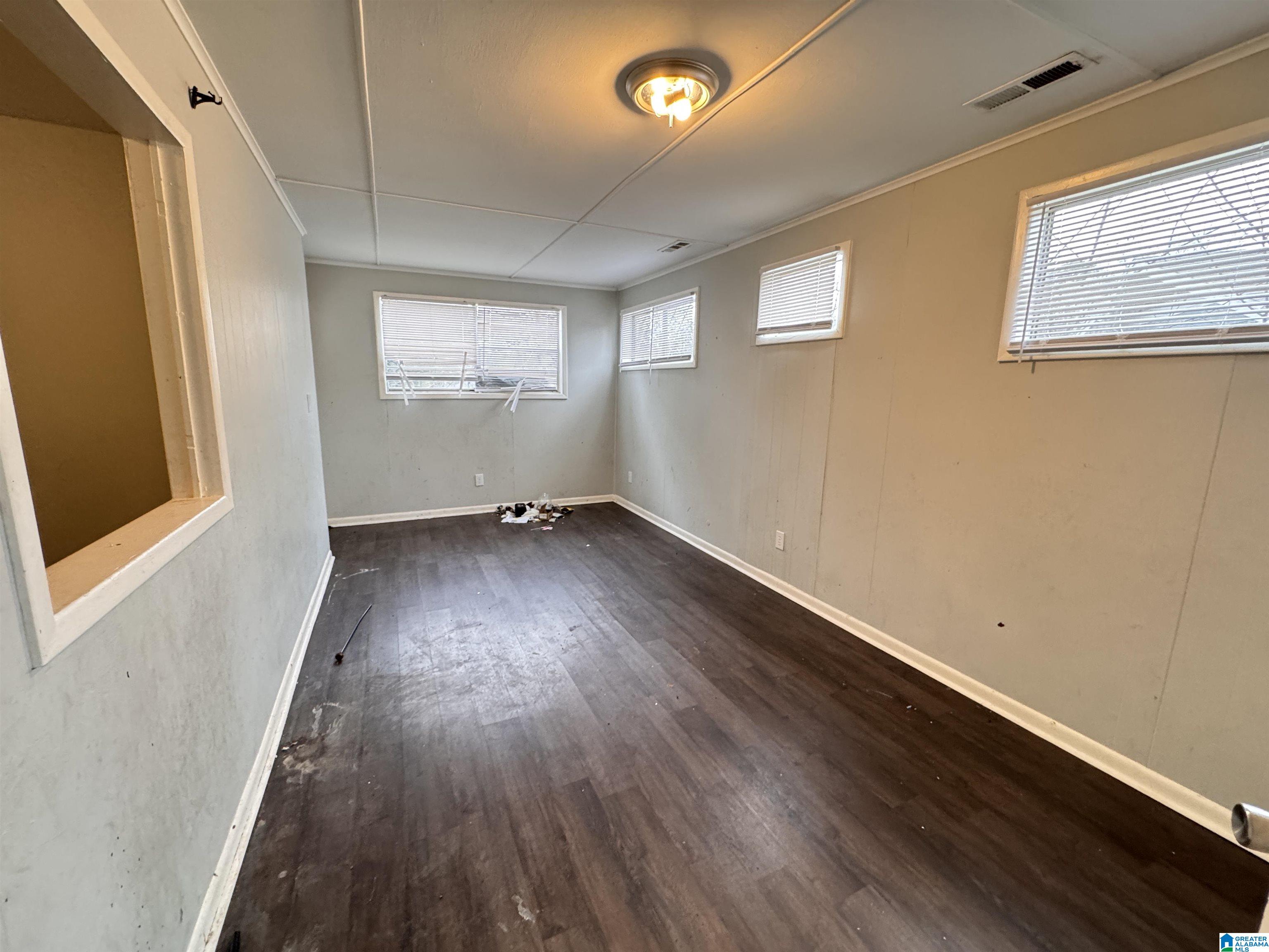Residential in MIDFIELD 4