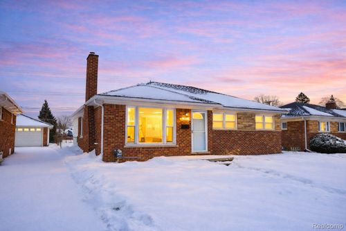 8373 Mckinley, Center Line, MI, 48015-1608 | Card Image