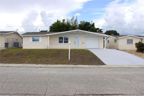 5102 Manor Dr, NEW PORT RICHEY, FL, 34652-6166 | Card Image