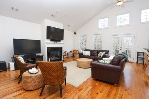 109 Martins Pointe Dr, Seneca, SC, 29678-5549 | Card Image