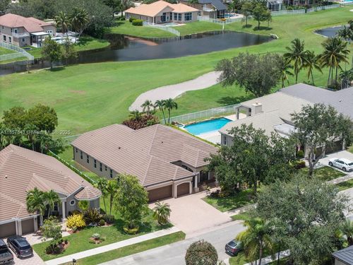 3981 E Lake Estates Dr, Davie, FL, 33328-3071 | Card Image
