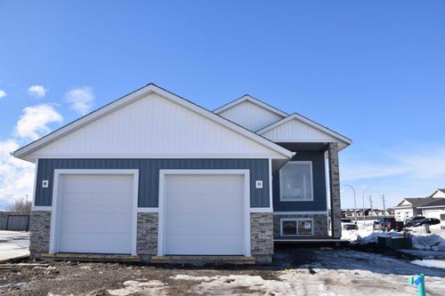 8210 87 St, Grande Prairie, AB, T8X0R7 | Card Image