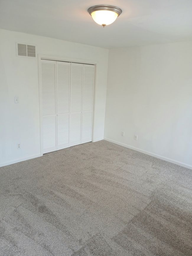 313 Manning Dr, Townhouse with 3 bedrooms, 3 bathrooms and 4 parking in DeKalb IL | Image 14