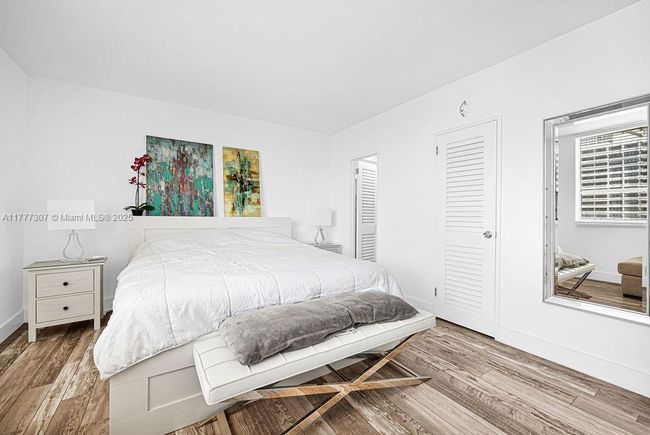 APT-1003 - 10185 Collins Ave, Condo with 1 bedrooms, 1 bathrooms and null parking in Bal Harbour FL | Image 17