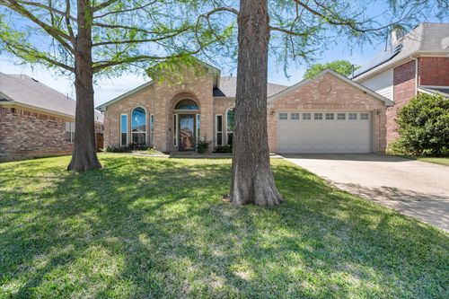 1202 Angel Fire Ln, Arlington, TX, 76001-7900 | Card Image
