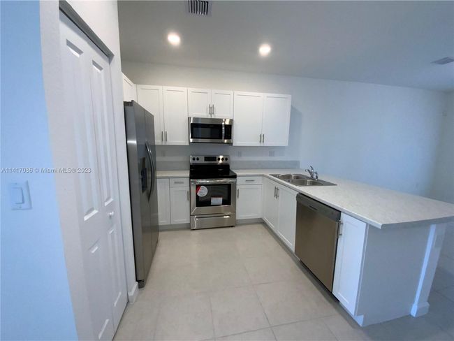 0 - 11972 Sw 244 Ln, Townhouse with 3 bedrooms, 2 bathrooms and null parking in Miami FL | Image 10