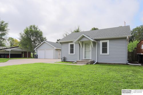 3741 4th Ave, Council Bluffs, IA, 51501-3236 | Card Image
