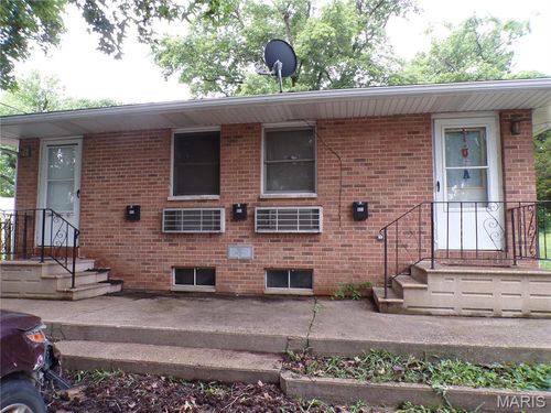 105 S Washington St, Sparta, IL, 62286-1376 | Card Image