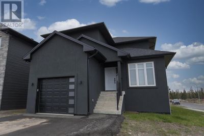 429 Muskrat Dr, Home with 6 bedrooms, 4 bathrooms and null parking in Thunder Bay ON | Image 1