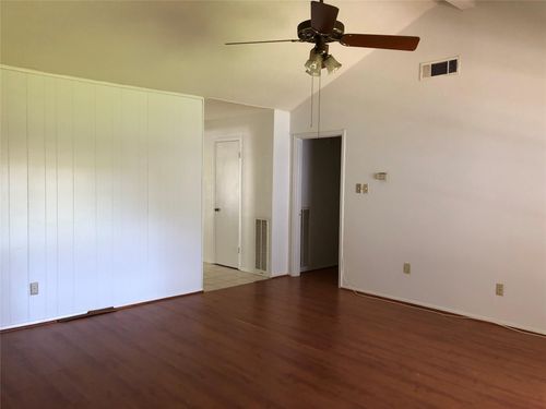 8807 Edgemoor Dr, Houston, TX, 77036-5311 | Card Image