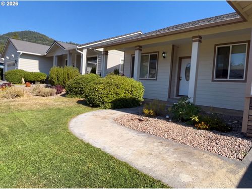 235 Cedar Brook Ln, Cave Junction, OR, 97523-9512 | Card Image