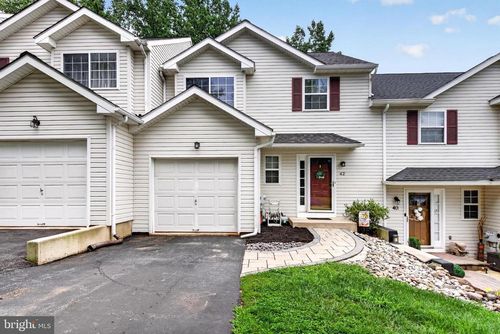 42 Pinckney Dr, Coatesville, PA, 19320-5938 | Card Image