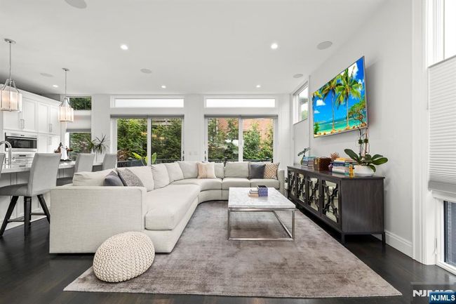 12 Hooks Ln, Condo with 4 bedrooms, 4 bathrooms and null parking in Edgewater NJ | Image 23