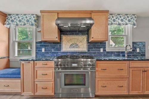 2685 Maple Swamp Rd, North Dighton, MA, 02764-1018 | Card Image