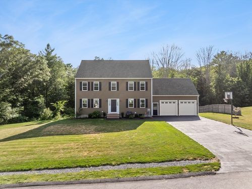 15 Carlton St, Raynham, MA, 02767-4602 | Card Image