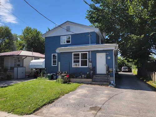 371 East St, Orillia, ON, L3V4C6 | Card Image