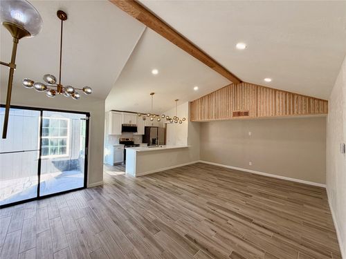 2431 Limestone Dr, Arlington, TX, 76014-1813 | Card Image