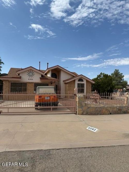 8282 Lucky Drive, El Paso, TX, 79907 | Card Image