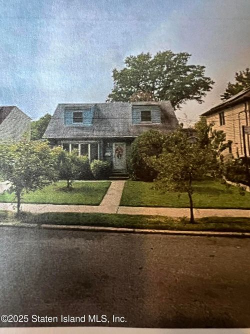 42 Greaves Ave, Staten Island, NY, 10308-2132 | Card Image