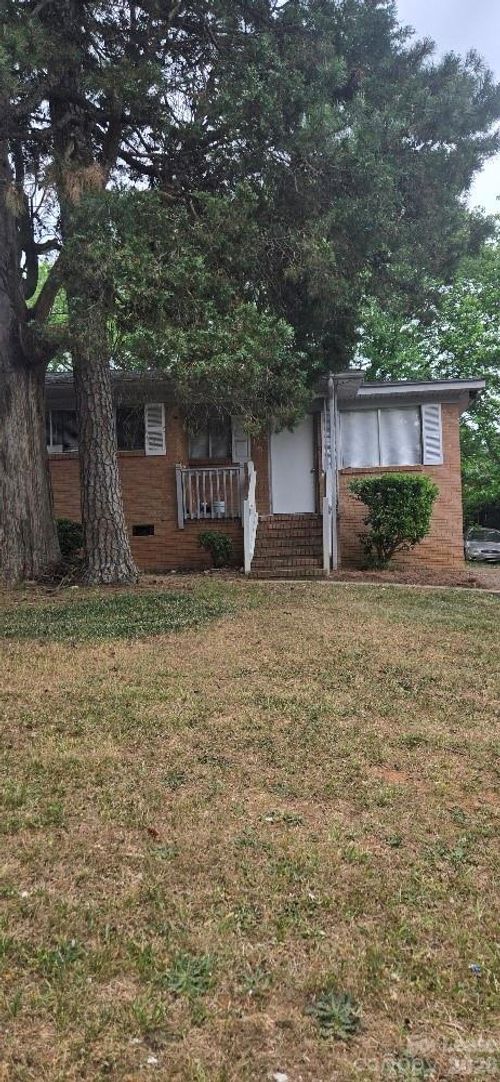 1803 Darbrook Dr, Charlotte, NC, 28205-4945 | Card Image