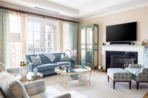 2101-2000 Royal Ct, North Hills, NY, 11040-2623 | Card Image