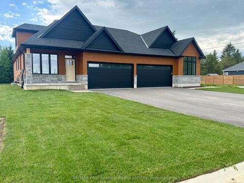 1 Boynton Court, Blue Mountains, ON, N0H2P0 | Card Image