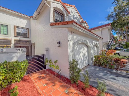 3525 Magellan Cir, Aventura, FL, 33180-3753 | Card Image