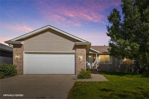 814 Moose Dr Nw, Cedar Rapids, IA, 52405-7026 | Card Image