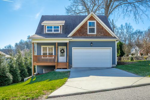 102 Lynda Dr, Chattanooga, TN, 37405-1330 | Card Image