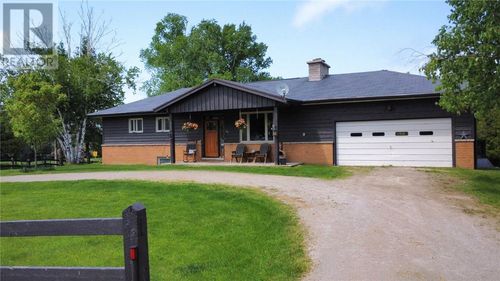 26 Hall St, Gore Bay, ON, P0P1H0 | Card Image