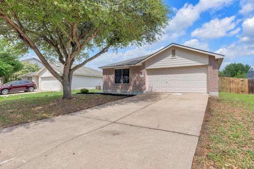 226 Sylvan St, Hutto, TX, 78634-3282 | Card Image