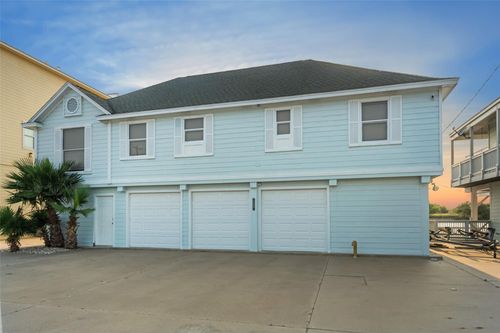 109 Fm 2031 Beach Rd, Matagorda, TX, 77457 | Card Image