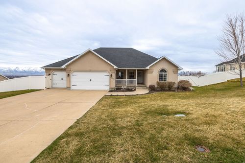 2827 Viewcrest Cir, North Logan, UT, 84341-8330 | Card Image