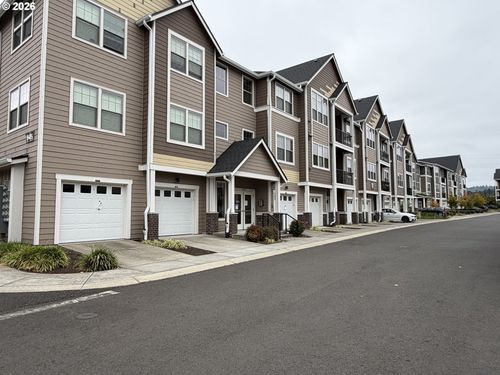 203-16417 Nw Chadwick Way, Portland, OR, 97229-7827 | Card Image