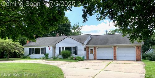 6201 S Main St, Clarkston, MI, 48346-2366 | Card Image