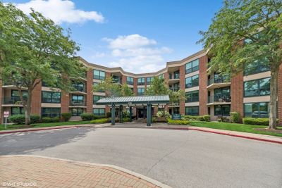 405C - 1220 Village Drive, Condo with 2 bedrooms, 2 bathrooms and 1 parking in Arlington Heights IL | Image 1