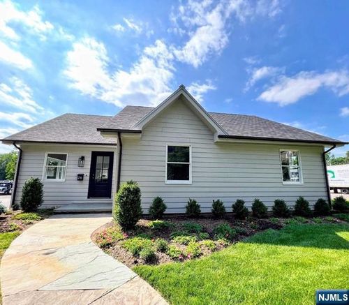 26 Bogert St, Closter, NJ, 07624-3015 | Card Image