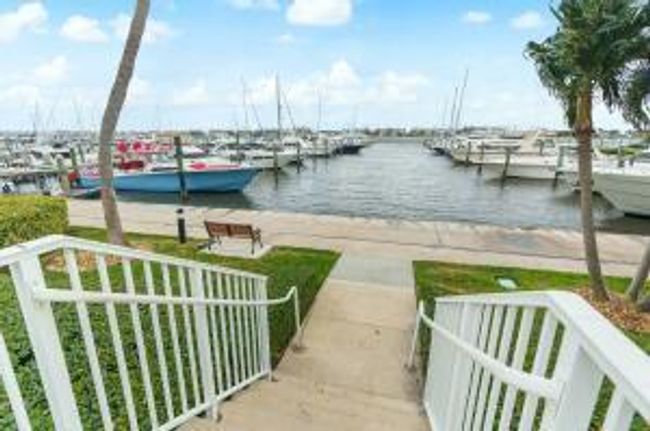 APT-406 - 804 E Windward Way, Condo with 2 bedrooms, 2 bathrooms and null parking in Lantana FL | Image 58