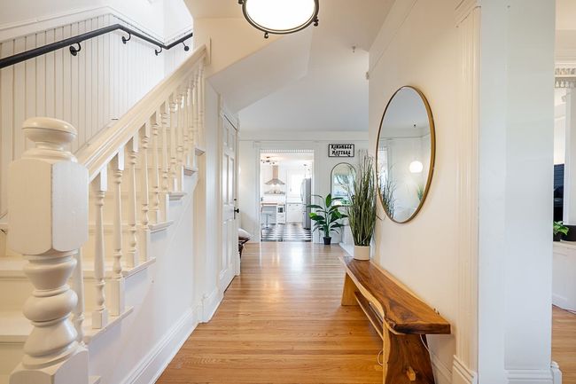 1716 7 Th Ave, House other with 3 bedrooms, 3 bathrooms and null parking in New Westminster BC | Image 4