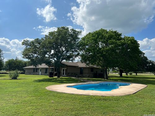 1797 Us Highway 90 E, Hondo, TX, 78861-6172 | Card Image